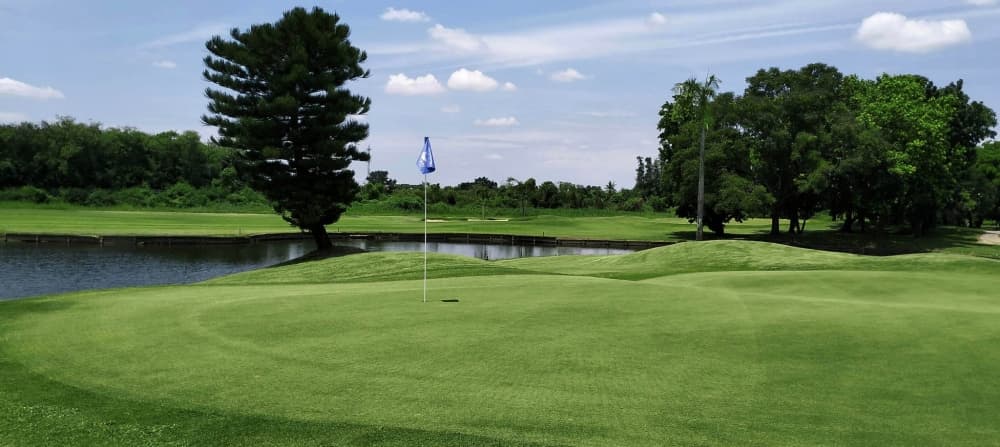 에카차이 골프 앤 컨트리 클럽 3