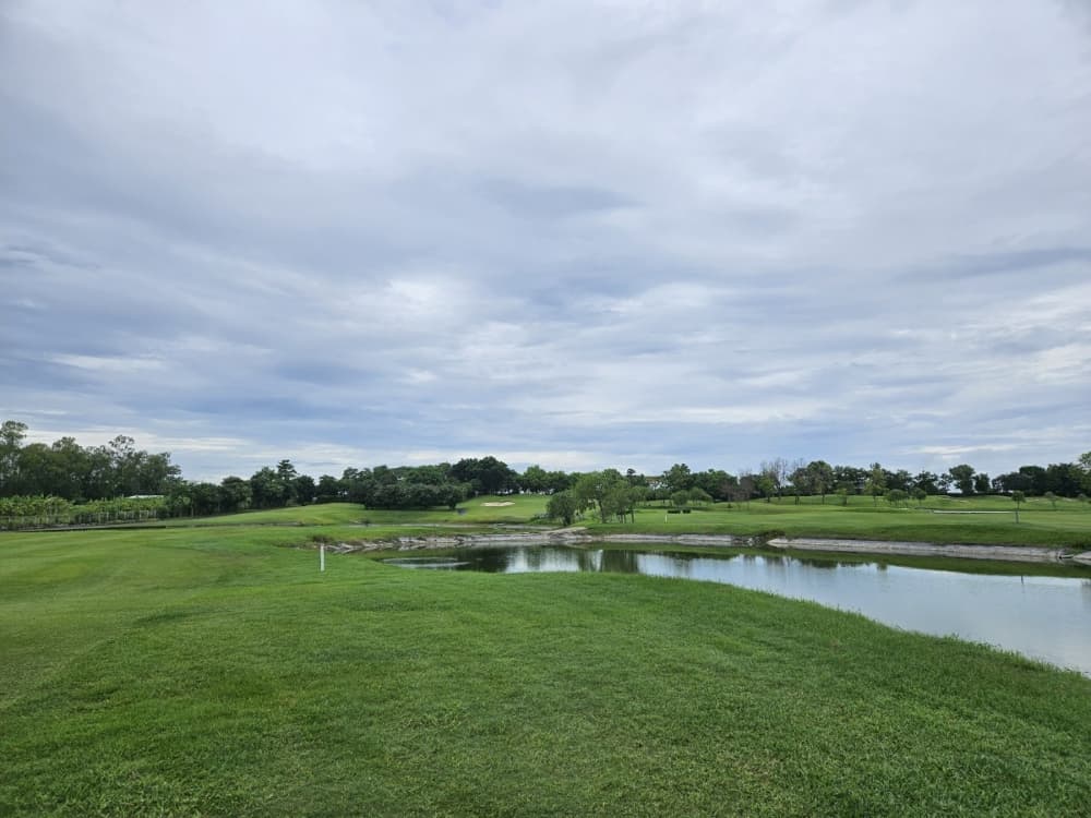 란초찬위 컨트리 클럽 8